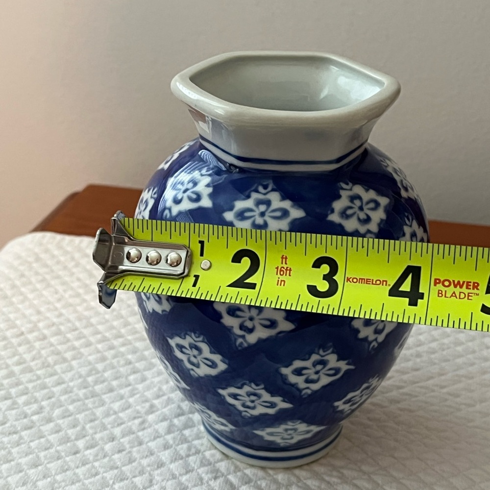 Silvestri Porcelain Cobalt Blue White Small Accent Vase - Picture 9 of 11